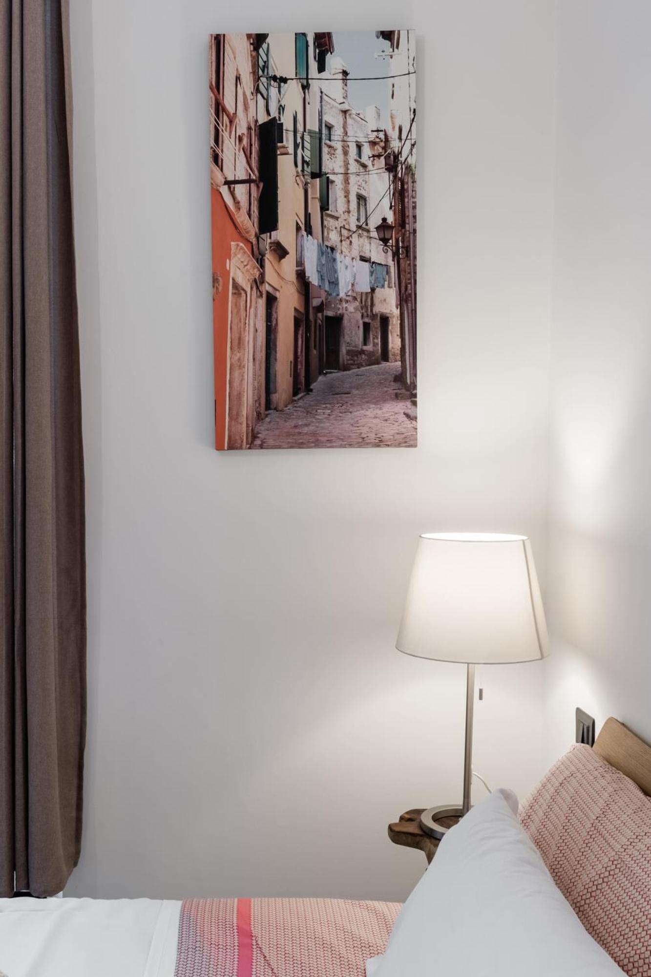 Acquario 5 Minuti, 1Br , Free A-C, Wifi & Netflix "City Center" By Tilo Генуа Екстериор снимка