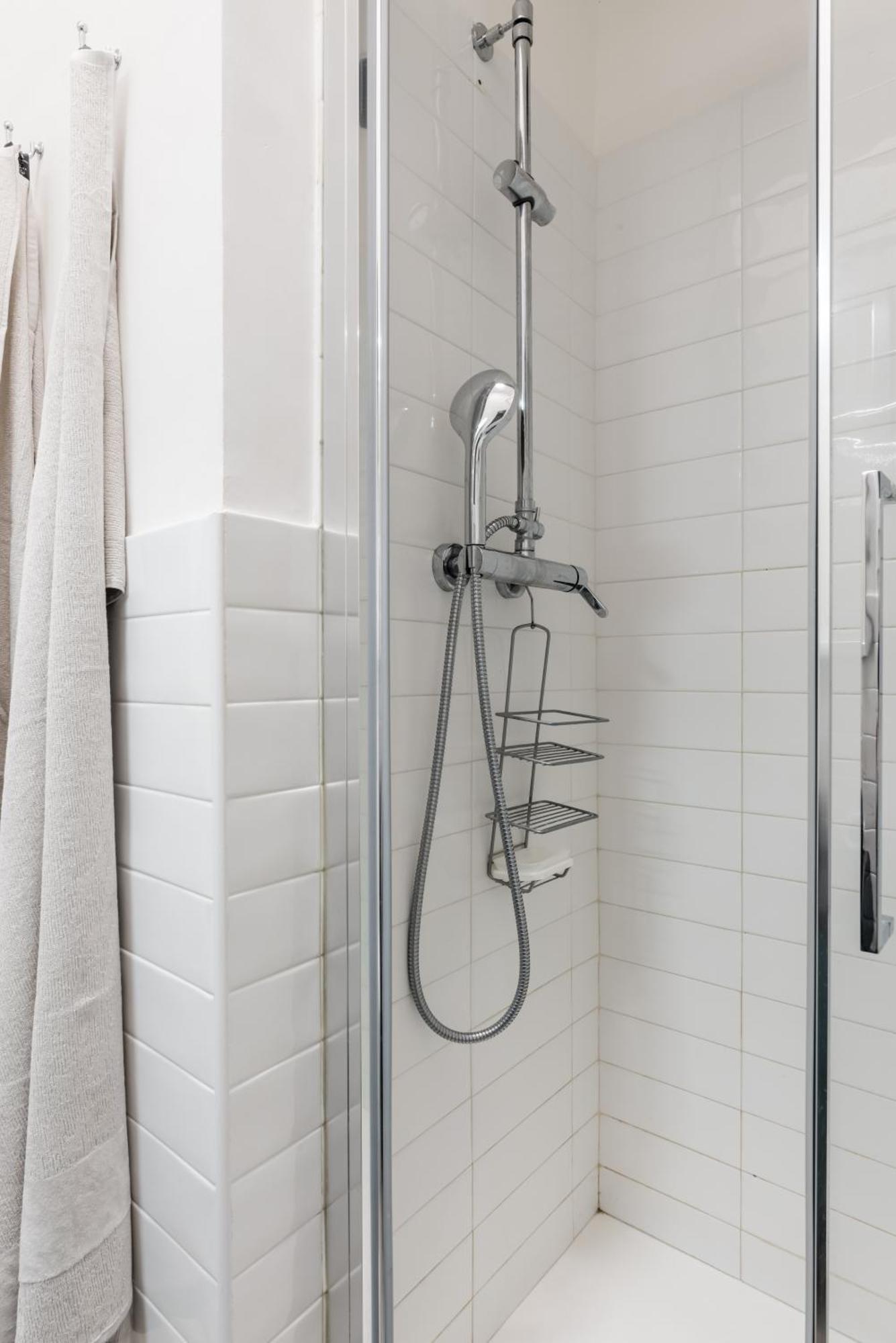 Acquario 5 Minuti, 1Br , Free A-C, Wifi & Netflix "City Center" By Tilo Генуа Екстериор снимка