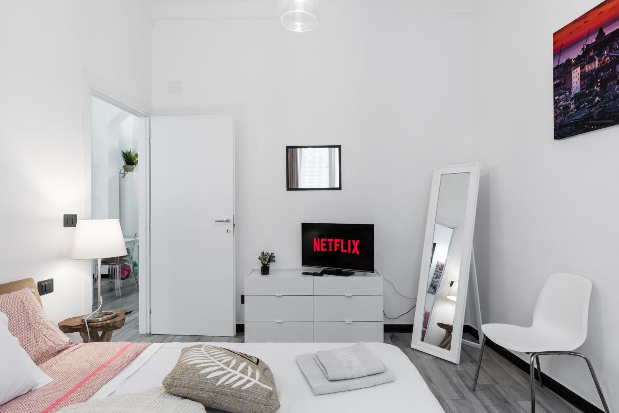 Acquario 5 Minuti, 1Br , Free A-C, Wifi & Netflix "City Center" By Tilo Генуа Екстериор снимка